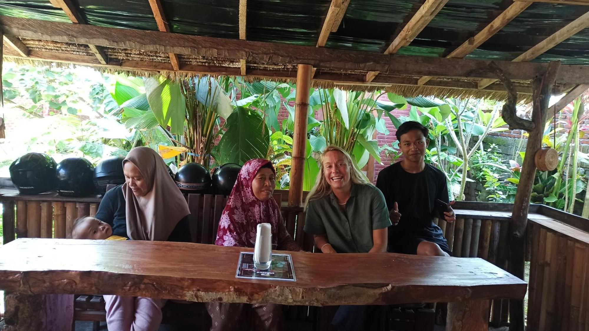 Bunga Maliq Bungalow Lombok Тетебату Номер фото